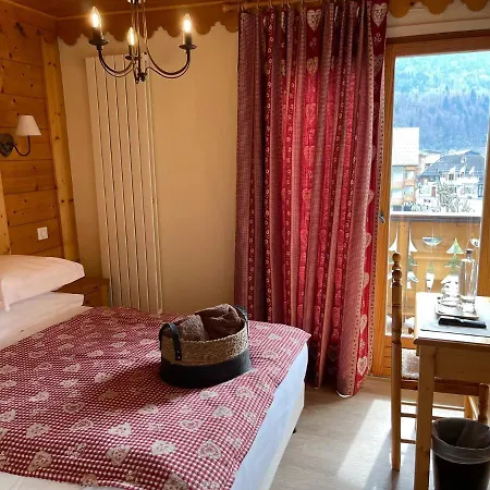 Les Glaciers Hotel 4*