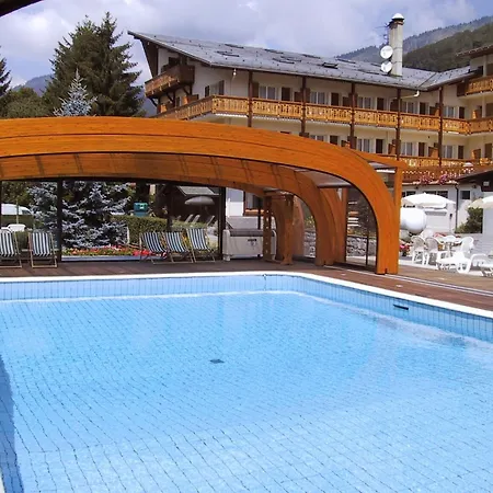Les Glaciers Hotel 4*